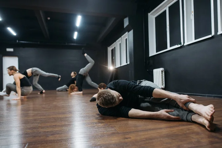 Najczęstsze błędy początkujących na zajęciach hip-hop i jak ich unikać