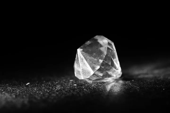 Jak dobrać wielkość diamentu do rodzaju biżuterii i codziennego stylu życia