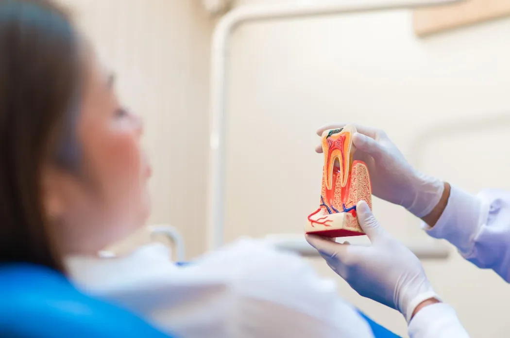 Nie taki diabeł straszny – co naprawdę czeka Cię przy usuwaniu zęba?