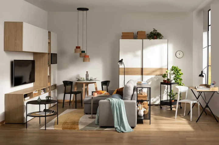 Jak urządzić ergonomiczne biuro w domu, gdy masz do dyspozycji tylko salon?