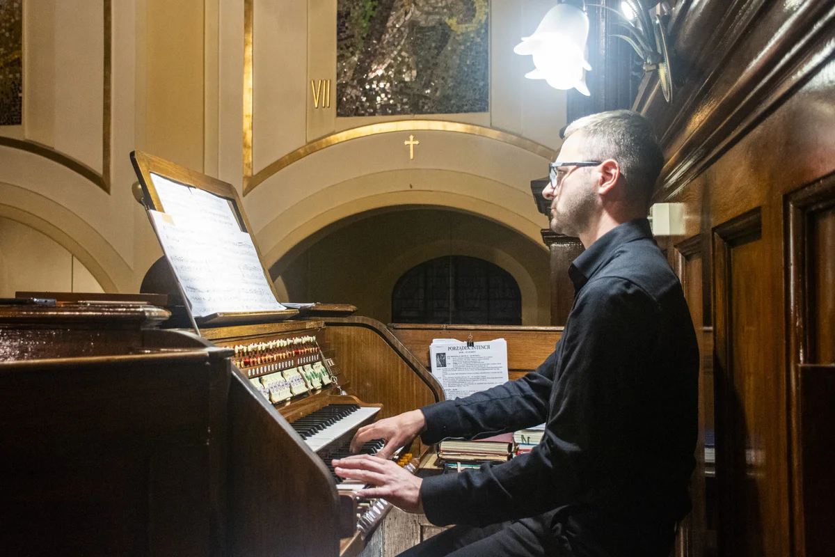 Grafika promocyjna wydarzenia 31. Międzynarodowy Zabrzański Festiwal Organowy im. ks. Antoniego Chlondowskiego