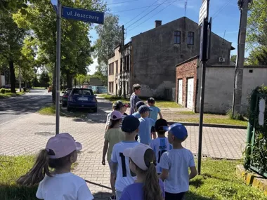 Kończyce opowiedziały dzieciom swoją historię - z przewodnikami z biblioteki