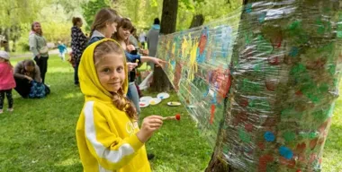 Wśród zieleni i z jogą. Rodzinny piknik w Zabrzu ma wiele do zaoferowania