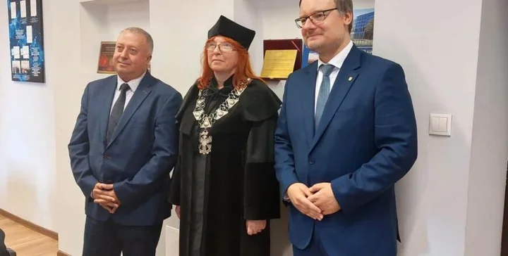 Dwoje naukowców wydziału w Zabrzu ze stypendiami ministra. Napływają nowi studenci