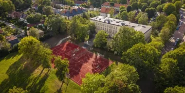 Jedno boisko, trzy sportowe strefy. Inwestycja przy IV LO gotowa