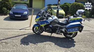 Jeden telefon przerwał jazdę Oplem. 66-latek stracił dwa uprawnienia