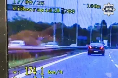 174 km/h na DTŚ w Zabrzu. Kierowca Jaguara dostał 2500 zł mandatu