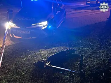 18-latek uciekał hulajnogą przed kontrolą. Uderzył w radiowóz