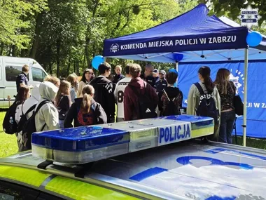 Zabrzu ponad 300 uczniów usłyszało, jak nie wpaść w wakacyjne kłopoty