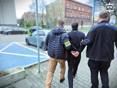 Perfumy, uderzenie i szybka pogoń - tak skończył się sklepowy skok w Zabrzu